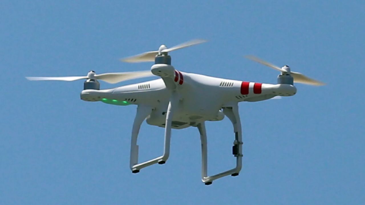 Las ventajas de capturar tus momentos de vacaciones con drones de ocio y profesionales.