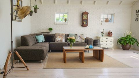 7 astuces de style pour décorer un salon de location