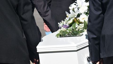 Why call on a funeral agent in the event of death?