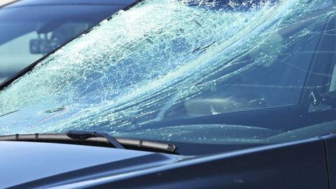 How to change a cracked windshield?