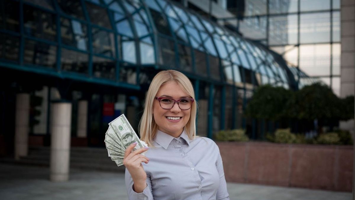 How to earn extra income on weekends? some ideas are surprising!