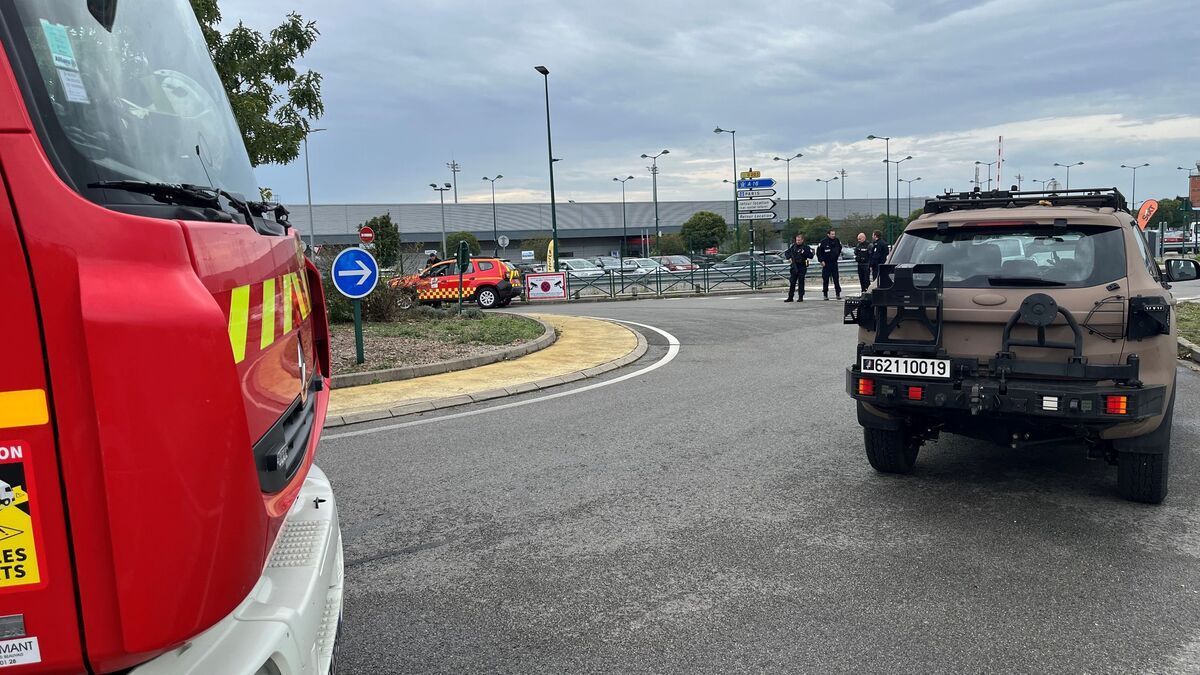 Bomb threats prompt new evacuations at airports, high schools and colleges this Thursday