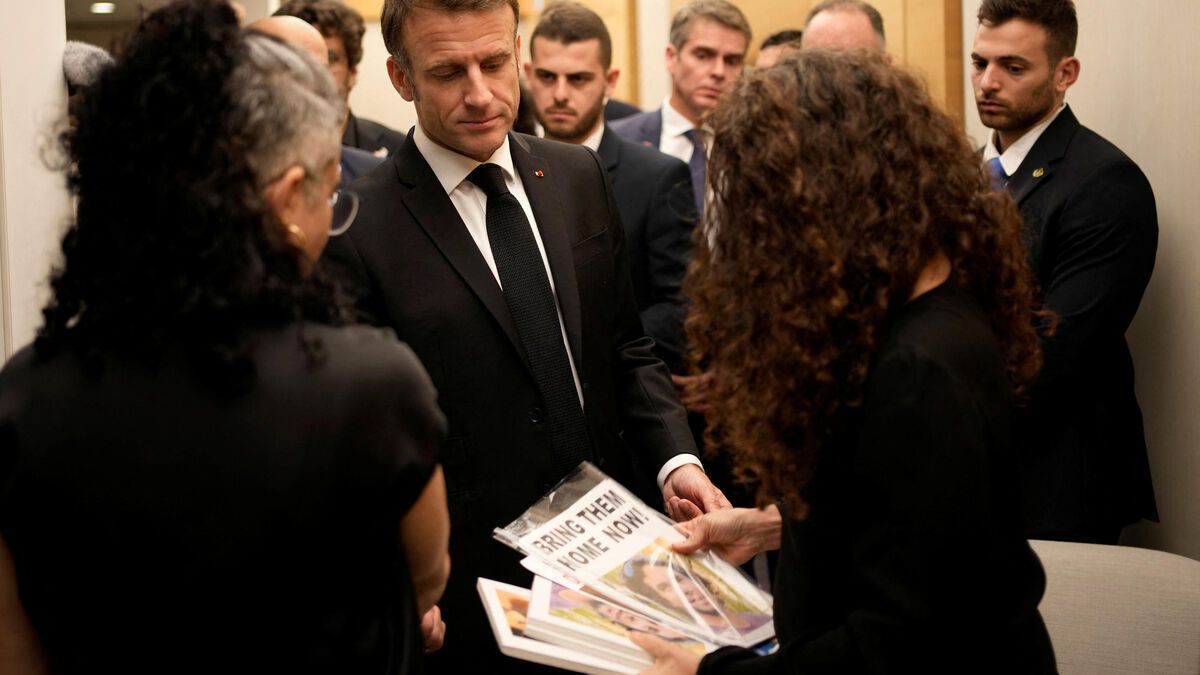 En directo: Emmanuel Macron visita a las familias de las víctimas francesas en Tel Aviv tras la guerra entre Israel y Hamás