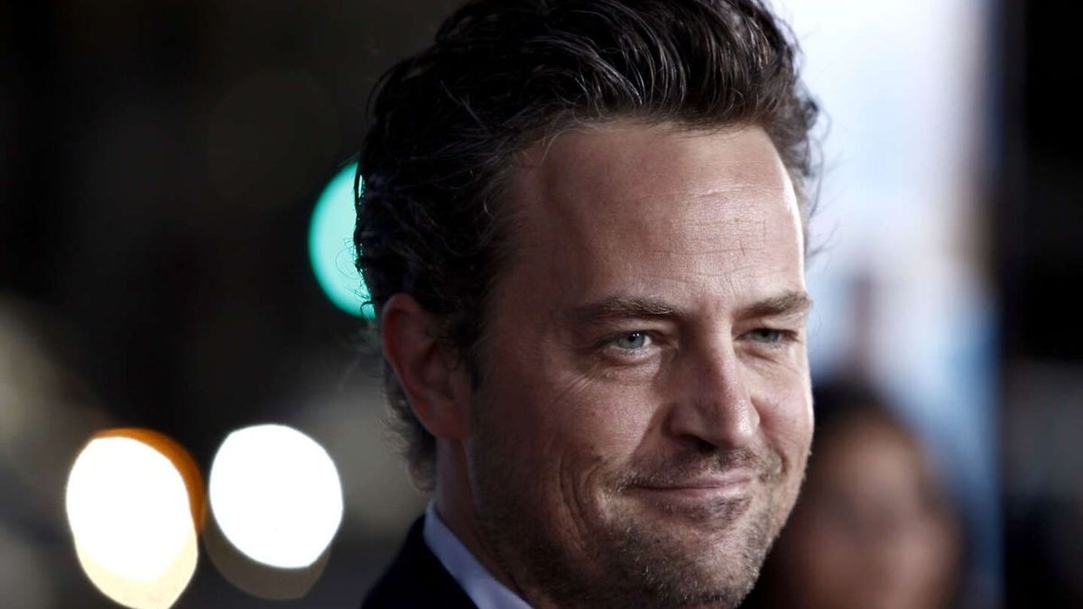 “Friends” lamenta la pérdida de su Chandler Bing con la muerte de Matthew Perry.