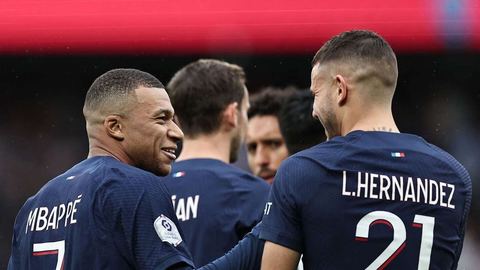 Le PSG reprend la première place de la Ligue 1 avec le retour de Mbappé contre Strasbourg, avant de se mesurer à l'AC Milan