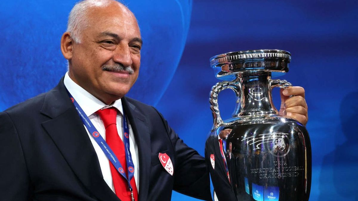 Le Royaume-Uni et l'Irlande accueilleront l'Euro 2028 de football, tandis que l'Italie et la Turquie organiseront l'édition de 2032.