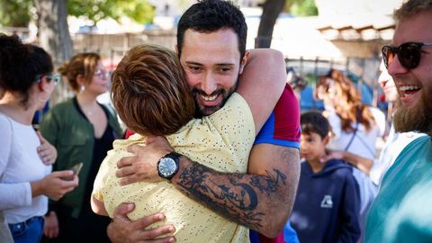 El rapero Valtonyc, condenado por enaltecimiento del terrorismo, regresa a España tras cumplir condena