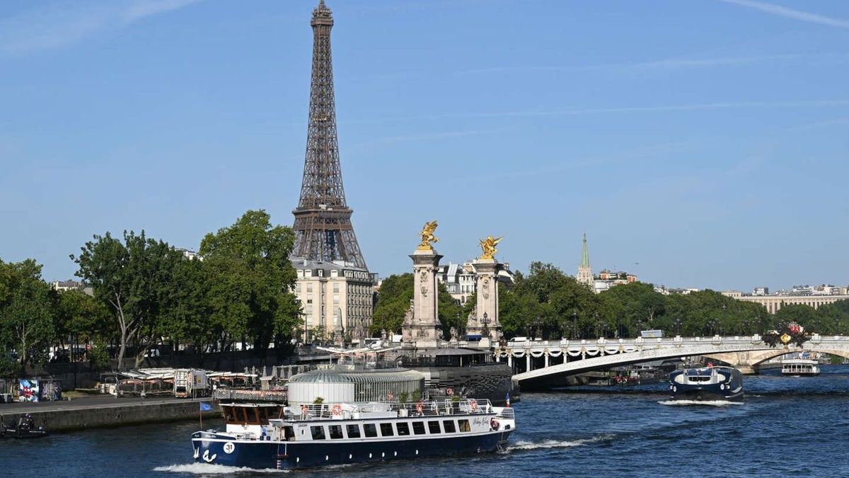 "Les autorités prévoient d'accorder un accès gratuit à environ 300 000 spectateurs".