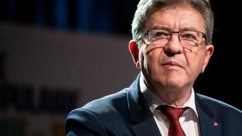 Mélenchon accuse de « soutenir le massacre depuis Tel Aviv »