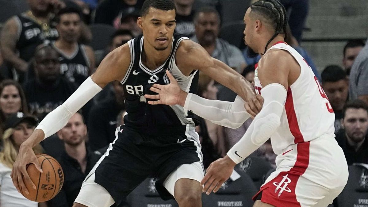 Victor Wembanyama le da a San Antonio su primera victoria con una actuación tardía crucial