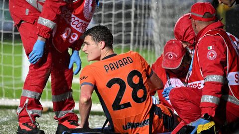 Benjamin Pavard, victime d'une luxation de la rotule, absent de la prochaine liste de l'Équipe de France