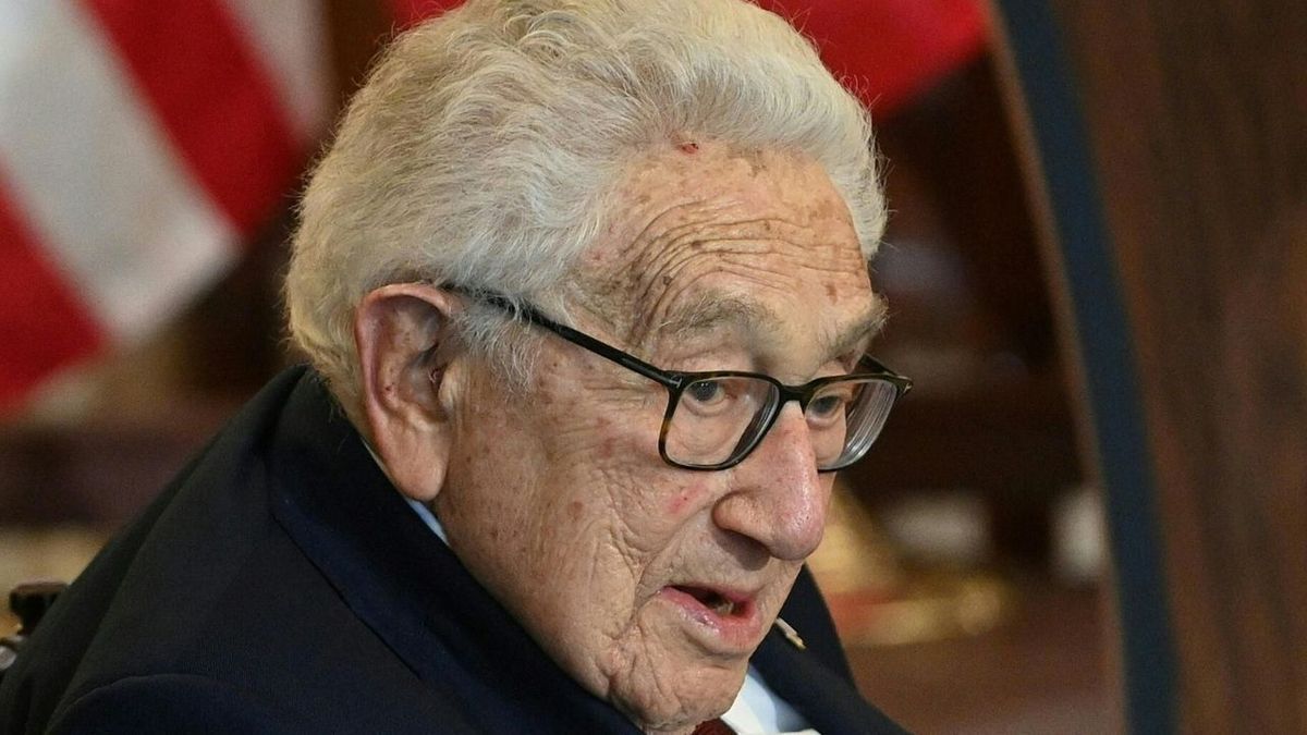 Former American Secretary of State Henry Kissinger, controversial figure of the Cold War, dies at age 100.