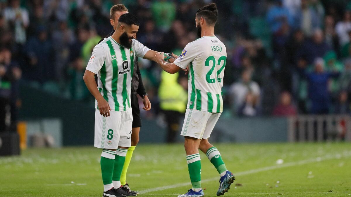 Espagne : Après huit mois d'absence, Nabil Fekir est accueilli en triomphe par les fans du Real Betis lors de son retour