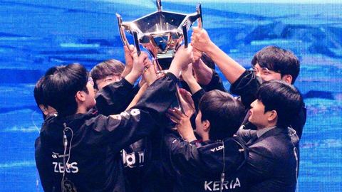 Faker, la estrella coreana, se corona por cuarta vez campeón del mundo de 'League of Legends'