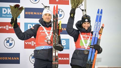 Julia Simon propulse la France sur le podium lors de la première course de la saison