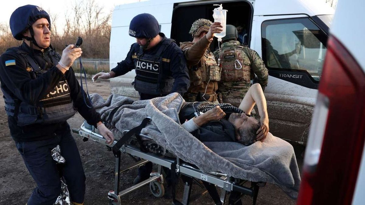 The Russian army intensifies its pressure on Avdiïvka, a contested town marking the Eastern front