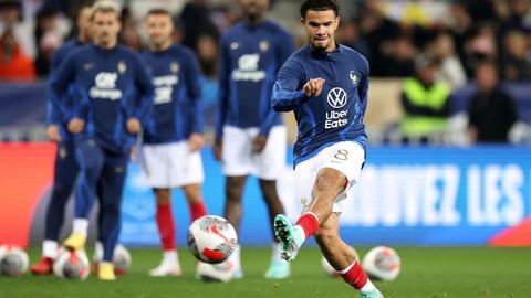 El futbolista Warren Zaire-Emery se convierte en el titular más joven de la selección francesa desde 1914 con tan solo 17 años.