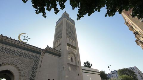 Las declaraciones de un imán de la Gran Mezquita de París amenazan años de trabajo y suscitan preocupación