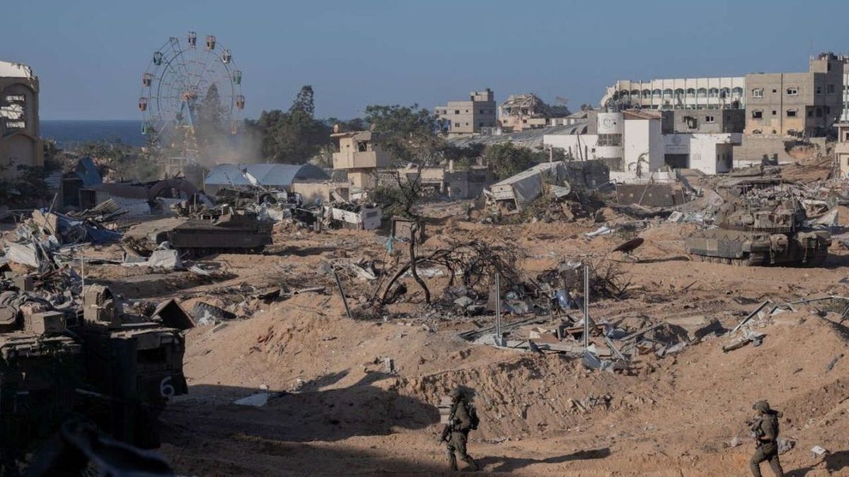 "Las fuerzas israelíes están en el mismo centro de la ciudad de Gaza", según el Ministro de Defensa israelí.