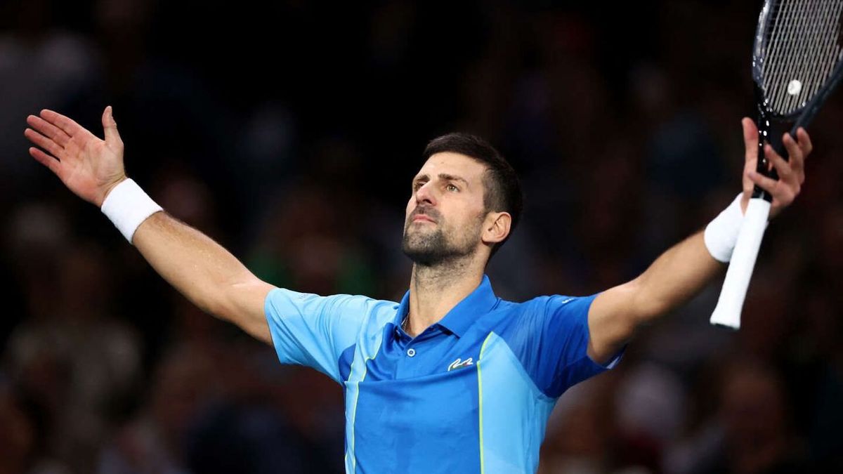 Novak Djokovic, qualified for the semi-finals at Paris-Bercy, is resisting the rise of the new generation.