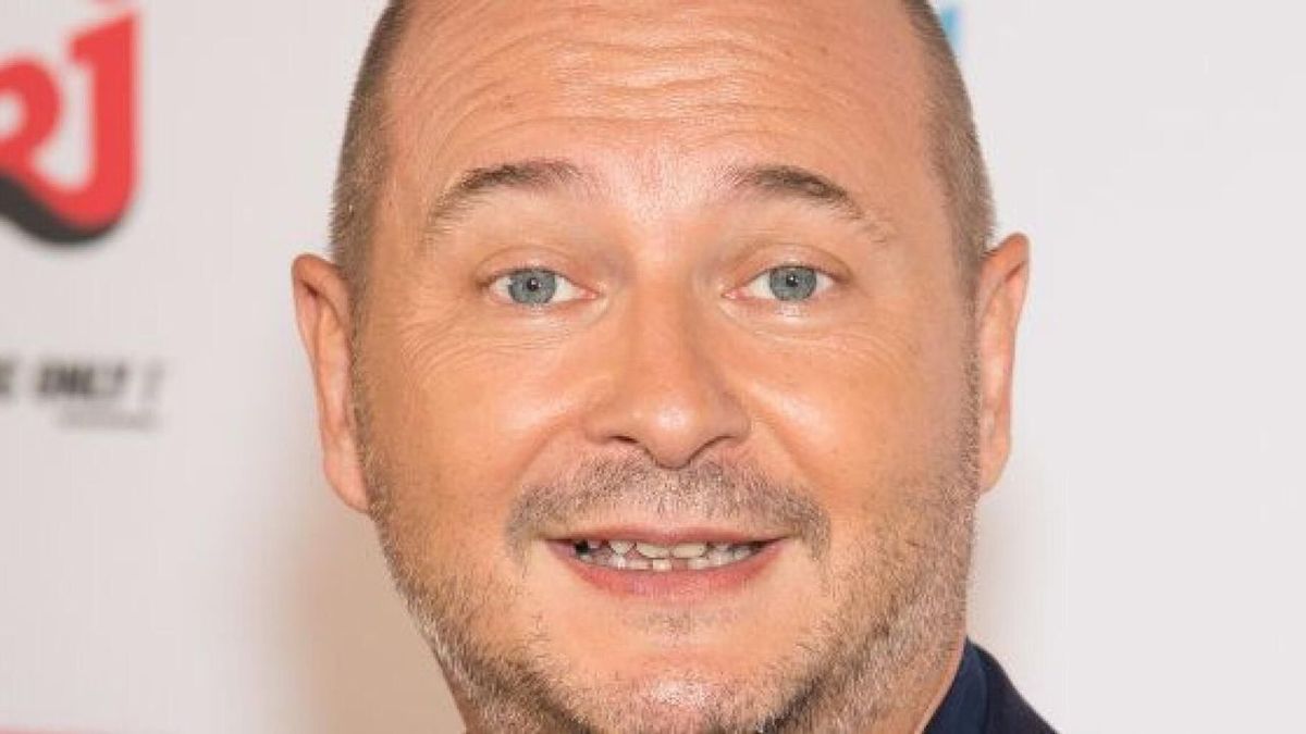 Sébastien Cauet presenta una denuncia tras las acusaciones de mensajes sexuales enviados a una menor