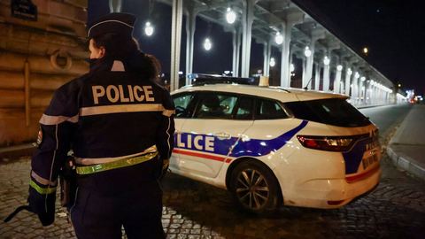 Attaque armée à Paris : une victime mortelle, deux blessés et une enquête du parquet antiterroriste en cours