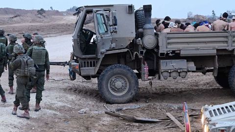 Tanques israelíes vistos en el centro de Khan Yunis