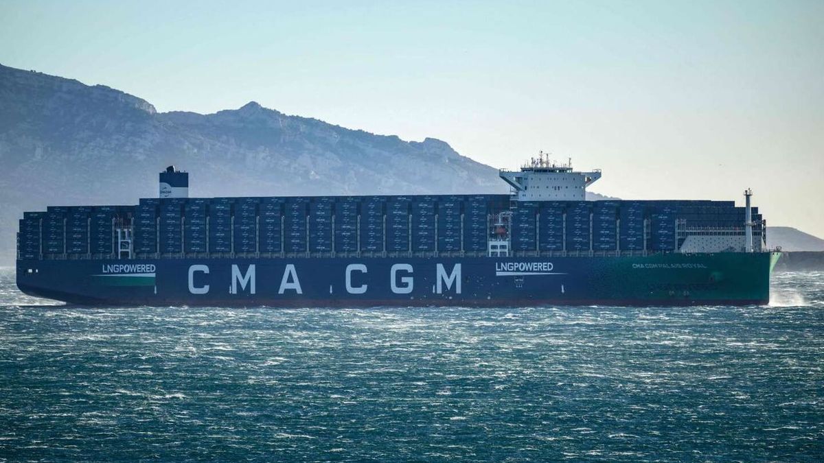 Líderes de la industria marítima suspenden los cruces tras los ataques de los rebeldes hutíes