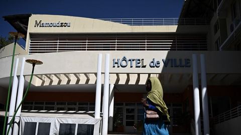 Élisabeth Borne en Mayotte: 24 horas para afrontar varios desafíos durante su primera visita