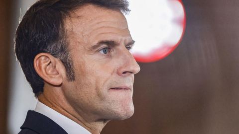 “Ante la indignación pública, Emmanuel Macron llama a la gente a mantener la calma”, declara Emmanuel Macron