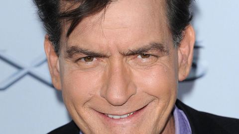 El actor estadounidense Charlie Sheen fue atacado en su casa de Malibú