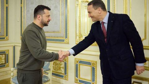 Ministro de Asuntos Exteriores polaco pide a Occidente que apoye económicamente a Kiev