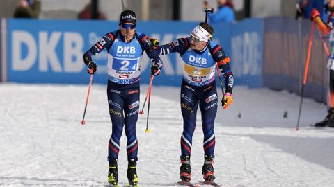 Los 'bleus' vuelven a ser medallistas en el segundo relevo de la temporada