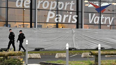 Les avocats des passagers interviennent suite à l'incident d'avion sur la Marne, l'appareil maintenant prêt à redécoller.