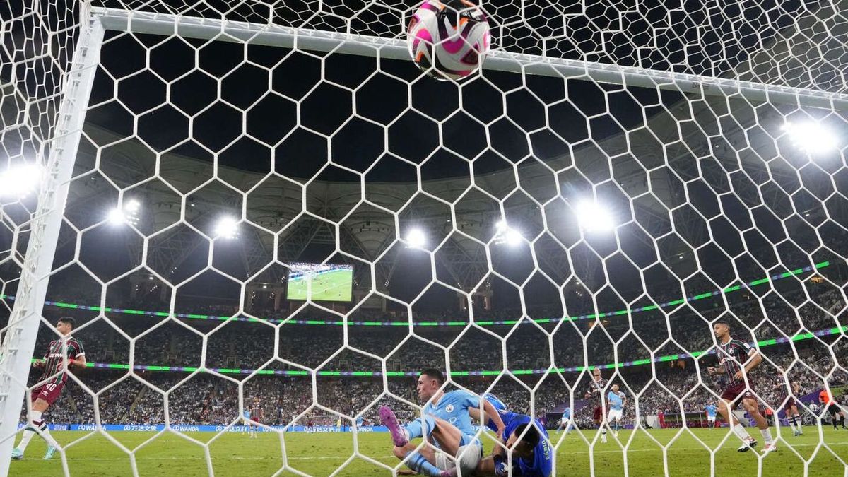 El Manchester City vence al Fluminense por 4-0 y Guardiola deja su nombre en la historia