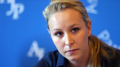Marion Maréchal pide “pruebas” de los crímenes perpetrados por la ultraderecha para minimizar sus amenazas