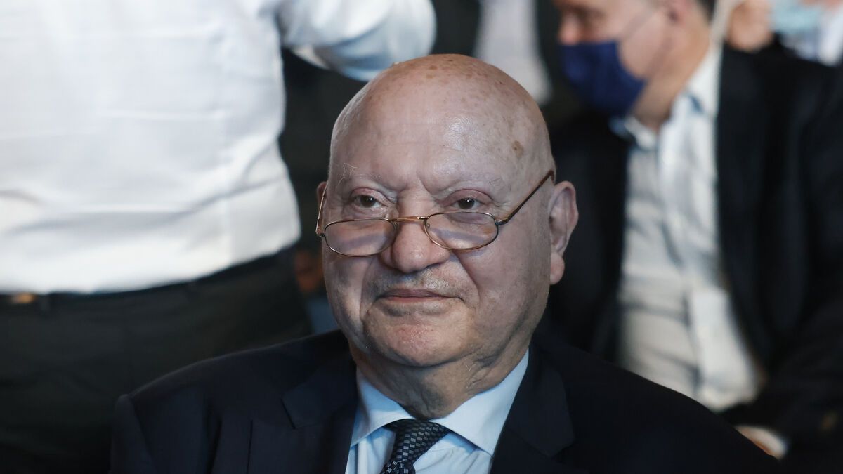 An elected official from Seine-Saint-Denis takes legal action against André Santini for a sexist insult, having designated him as a “pin-up”