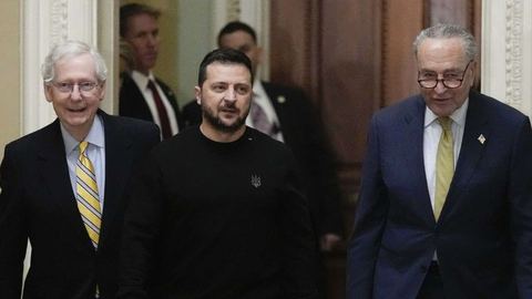 Volodymyr Zelensky se rend au Congrès américain, l'avenir d'une aide vitale pour Kiev étant en suspens