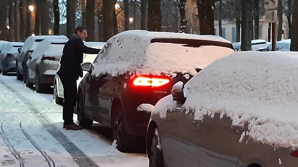 Alerte orange due à la neige et au verglas : 18 départements et l'Île-de-France entière sous surveillance