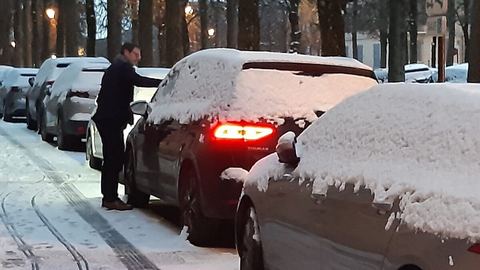Alerte orange due à la neige et au verglas : 18 départements et l'Île-de-France entière sous surveillance