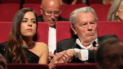 Anthony Delon presenta una denuncia contra su hermana: detalles del asunto familiar Alain Delon