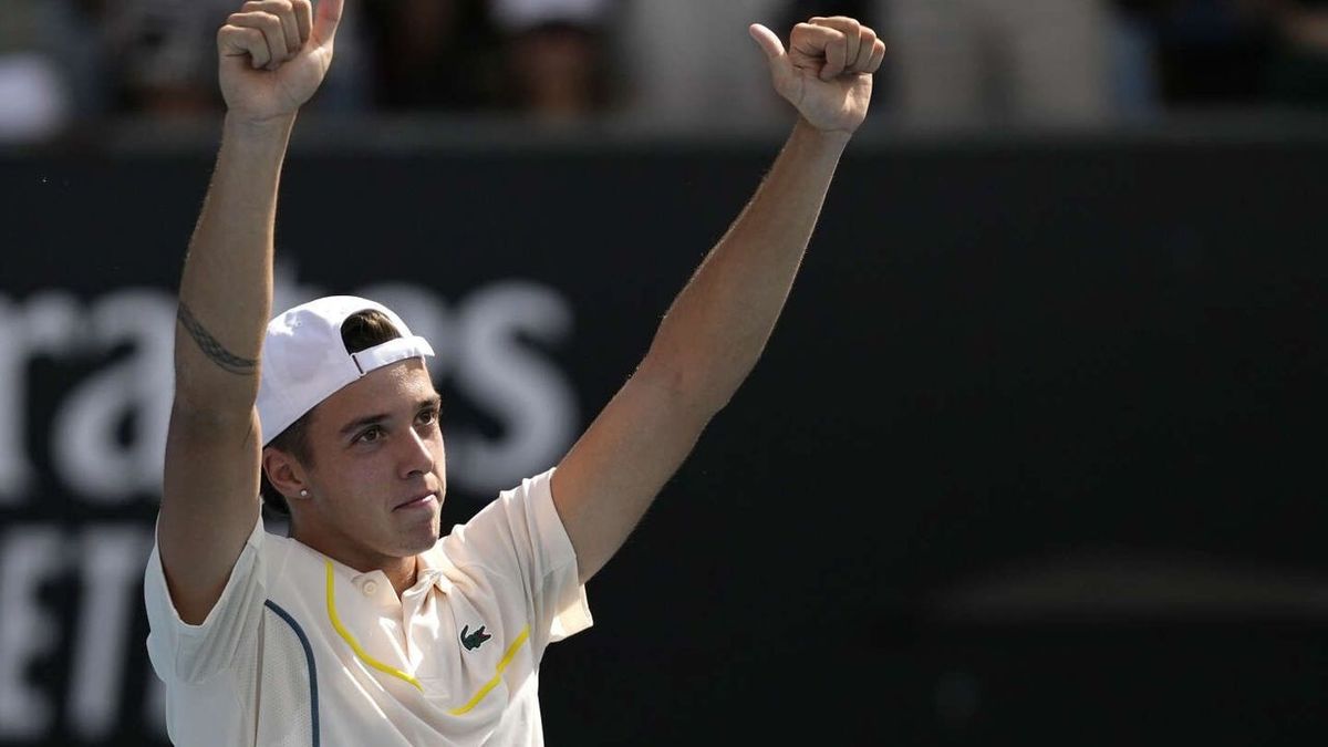 Arthur Cazaux y Océane Dodin, revelaciones de la velada en el Open de Australia