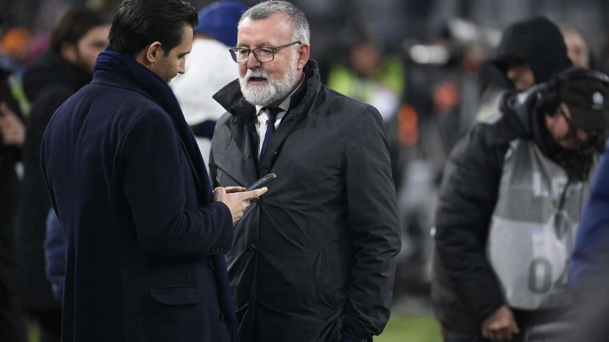 Des présents offerts par le PSG à un ex-journaliste de France Football