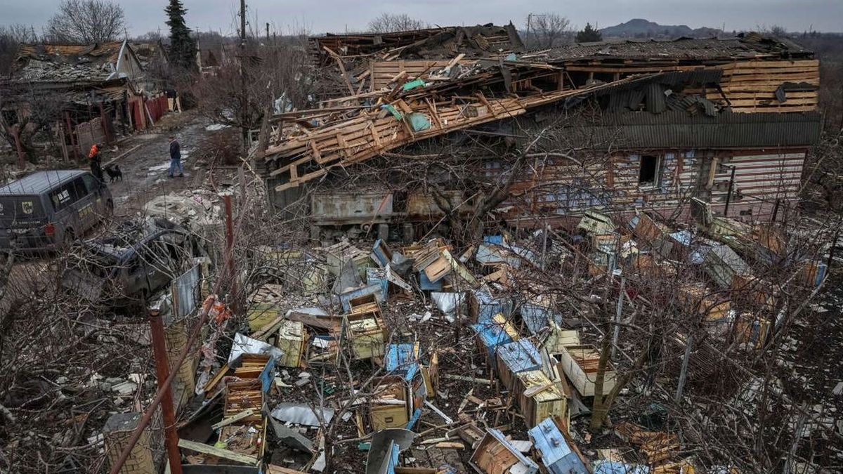 Two people killed in Russian army airstrike on Zaporizhia, local authorities say