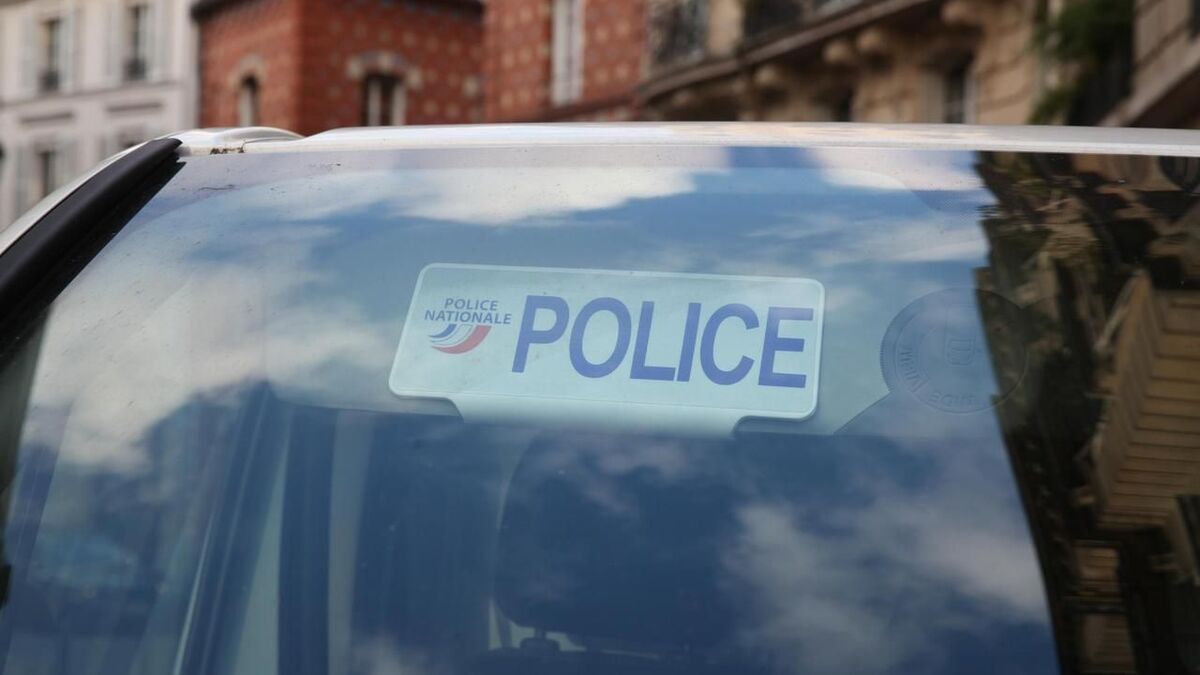 In Île-de-France, they throw away their weapons at 190 km/h during a chase with the police