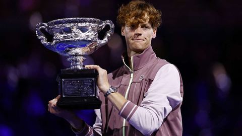 Jannik Sinner obtiene su primera victoria en un Grand Slam tras un partido impresionante