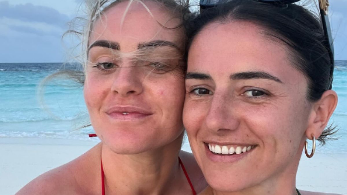 Les footballeuses de l'OL, Ellie Carpenter et Danielle van de Donk, dévoilent leurs fiançailles pour la nouvelle année