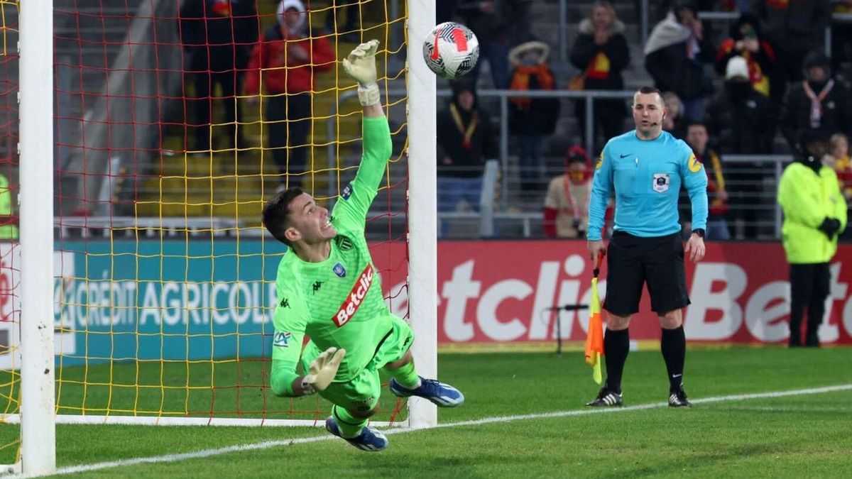Monaco élimine Lens tandis que Marseille, Lyon et Rennes se qualifient pour les seizièmes de finale.