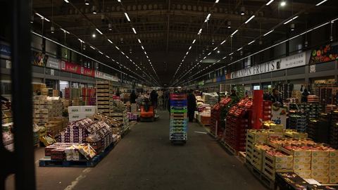 Pourquoi des agriculteurs mécontents envisagent de paralyser le marché de Rungis ?