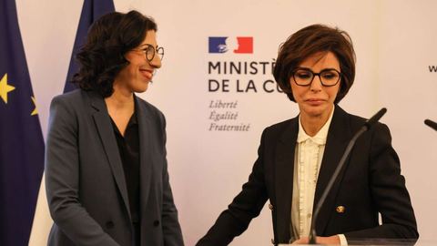 Rachida Dati tranquiliza al mundo cultural durante el traspaso de poder, mientras Rima Abdul Malak mantiene su 'libertad' en francés